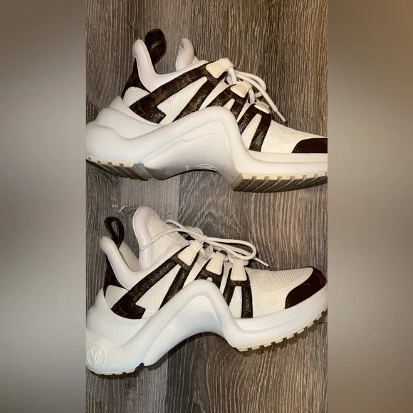 LV Archlight Sneaker - Picture 3 of 5